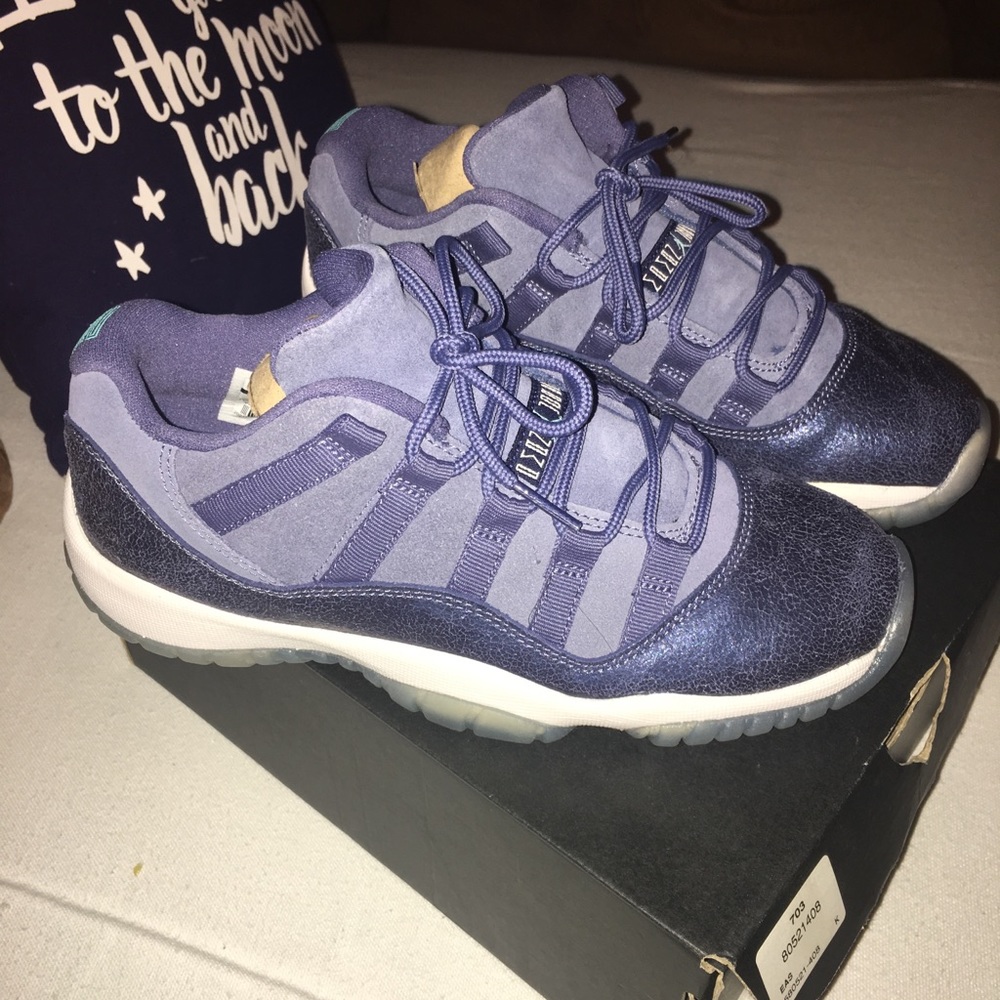 AIR JORDAN 11 RETRO LOW